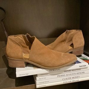 Dolce Vita 7.5 booties